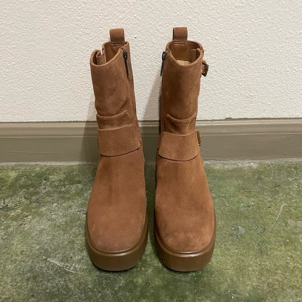 Women's Michael Kors Boots - Picture 4 of 10